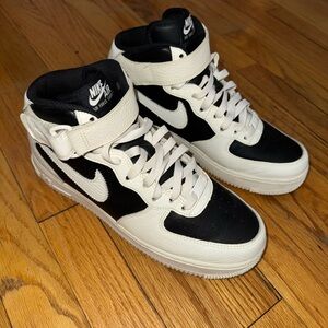 Nike Black and Gray Athletic Shoes